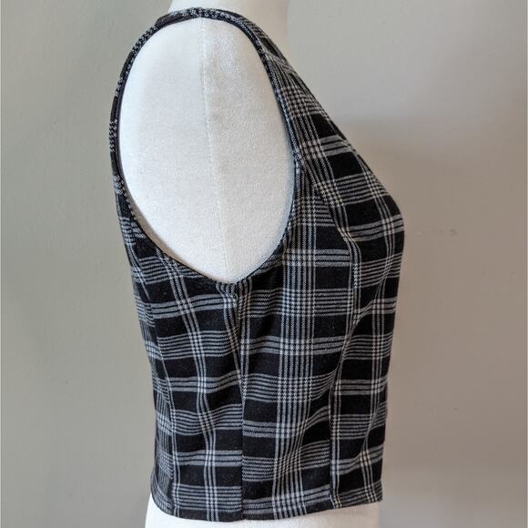 Liz & Sara 90's Style Button Front Black & White Plaid Cropped Vest Size XL - Picture 3 of 7